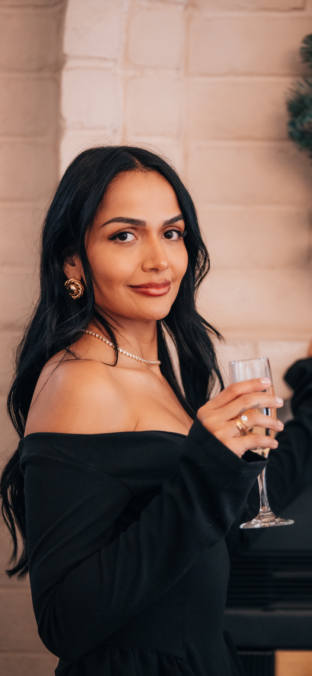 The Bezel Heart Pour Necklace