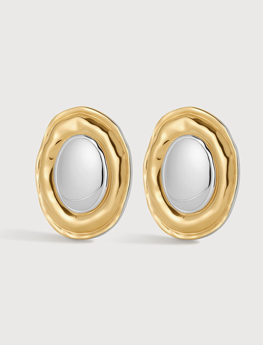 The Sultry Pour Studs