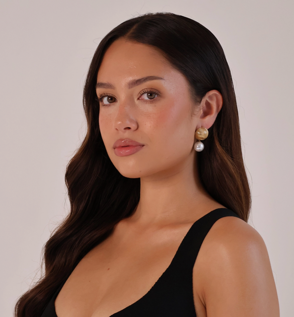 The Riviera Pearl Pour Earrings